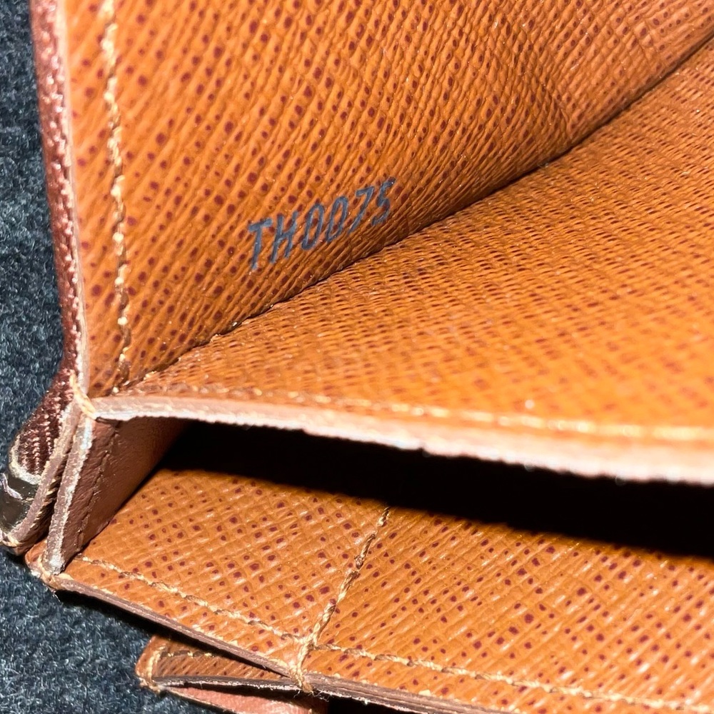 LOUIS VUITTON✅AUTHENTIC LONG ACCORDION WALLET - Picture 9 of 16